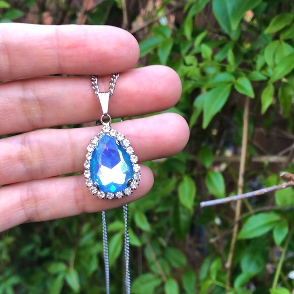 Light Sapphire AB Crystal Halo Necklace - Picture 10 of 12